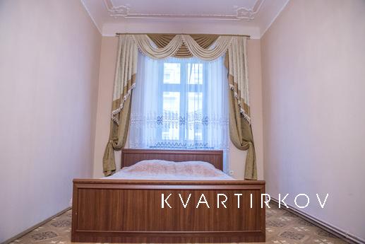 3 com. apartment on Market Square, Lviv - apartment by the day