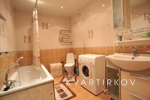 Spacious 1 bedroom apartment, Tyumen - apartment by the day