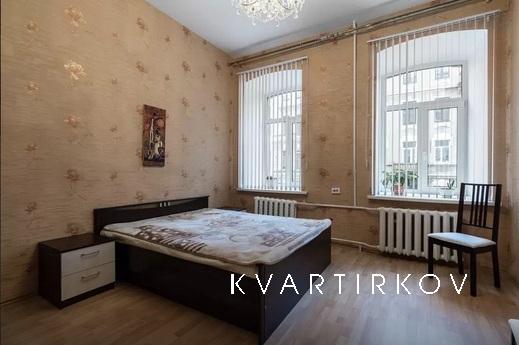 2 bedroom apartment near the metro, Saint Petersburg - apartment by the day