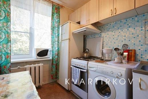 Cosy apartment 2 min from Elizarovskaya, Санкт-Петербург - квартира подобово