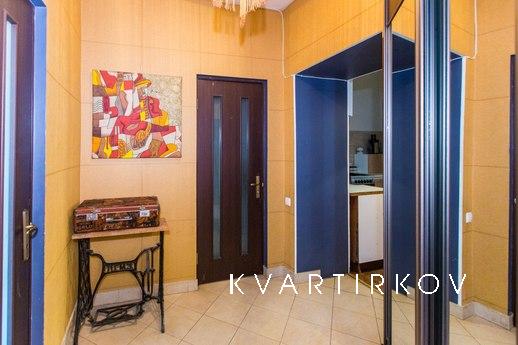 Cozy 2-bedroom apartment in the center, Lviv - apartment by the day