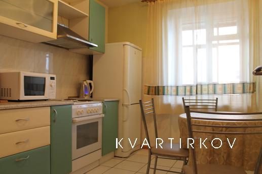 Двухкомнатная квартира в центре, Тюмень - квартира посуточно