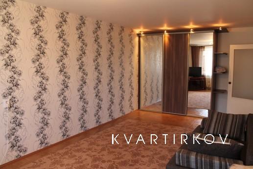 Однокомнатная квартира около ДЗЮДО-центр, Тюмень - квартира посуточно