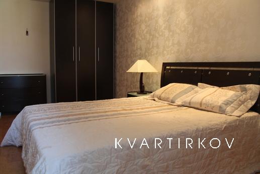 Two-bedroom apartments in the center, Tyumen - apartment by the day