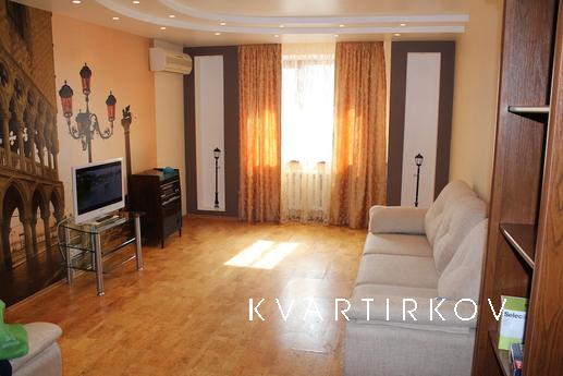 Two-bedroom apartments in the center, Tyumen - apartment by the day