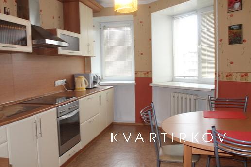 Двухкомнатная квартира в центре, Тюмень - квартира посуточно