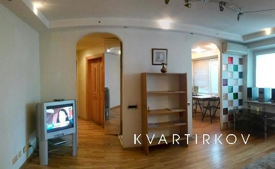 2 комнатная в центре Киева с евроремонто, Киев - квартира посуточно