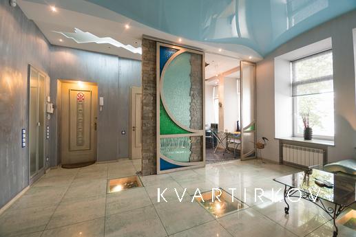 Ultra trendy apartments in the center, Kyiv - apartment by the day