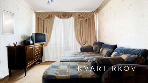 Сдается посуточно комфортная и уютная квартира. 1 минута пеш