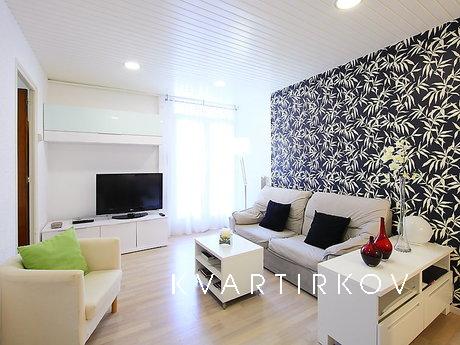 Сдается посуточно комфортная и уютная квартира. 1 минута пеш