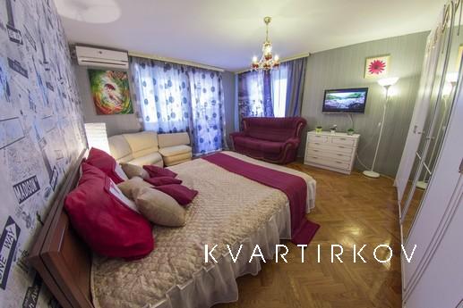 На сутки сдается однокомнатная квартира с современным евроре