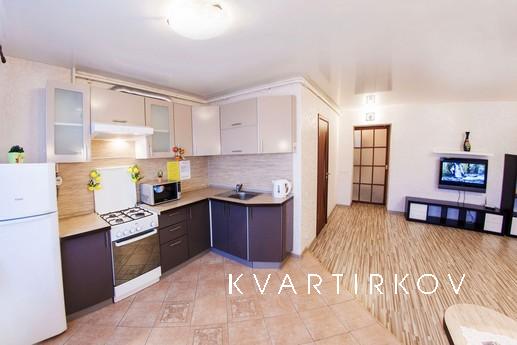 Трехкомнатная квартира,  ул. Ленина 162, Уфа - квартира посуточно