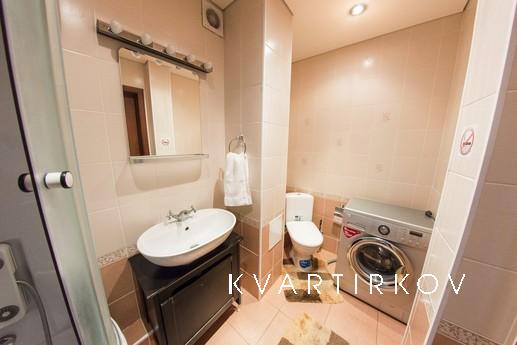 Трехкомнатная квартира,  ул. Ленина 162, Уфа - квартира посуточно