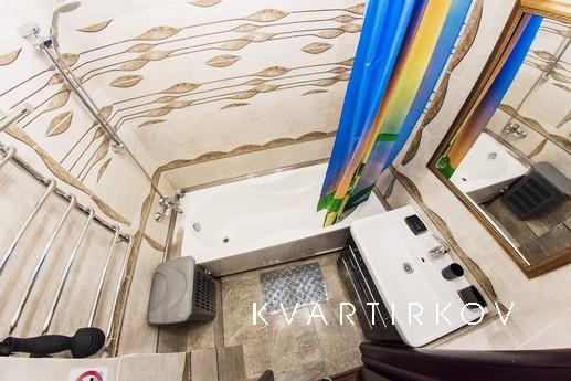 Трехкомнатная квартира,ул. Исмагилова 14, Уфа - квартира посуточно