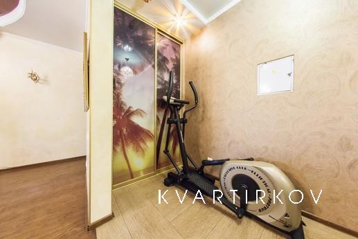 Трехкомнатная квартира,ул. Исмагилова 14, Уфа - квартира посуточно