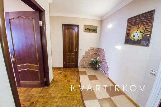 Двухкомнатная квартира,  пр. Октября 84, Уфа - квартира посуточно