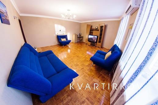 Двухкомнатная квартира,  пр. Октября 84, Уфа - квартира посуточно