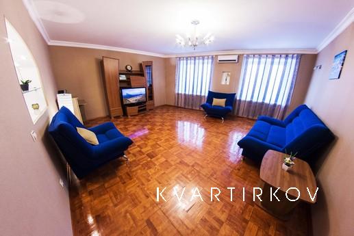 Двухкомнатная квартира,  пр. Октября 84, Уфа - квартира посуточно