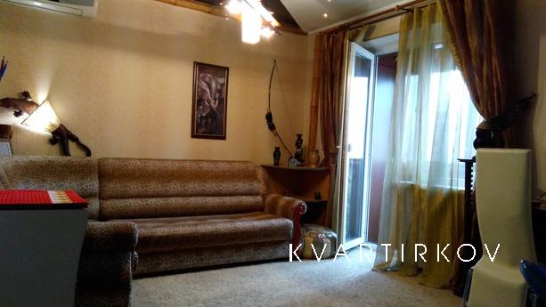 Studio in African style near lake, Kyiv - apartment by the day
