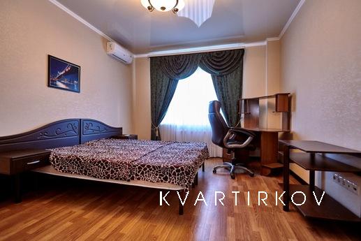 Большая трехкомнатная квартира в центре, Краснодар - квартира посуточно