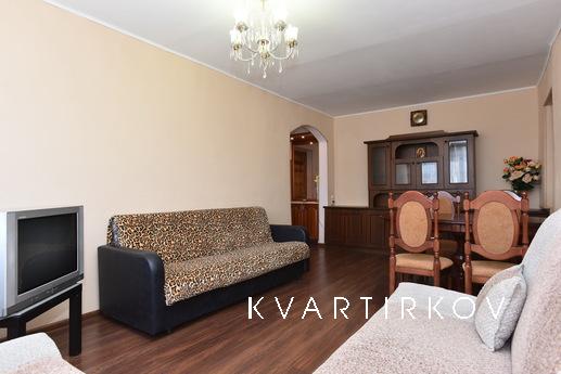 Трехкомнатная квартира рядом КРК Уралец, Екатеринбург - квартира посуточно