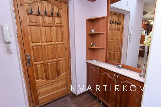 Трехкомнатная квартира рядом КРК Уралец, Екатеринбург - квартира посуточно