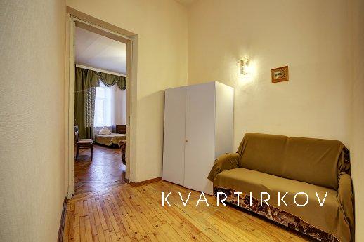 Apartment with Canal View, Санкт-Петербург - квартира подобово