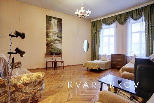 Apartment with Canal View, Санкт-Петербург - квартира подобово