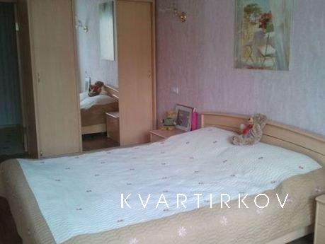 Квартира сдается на ночь, часы, сутки. Расположена в пешей д