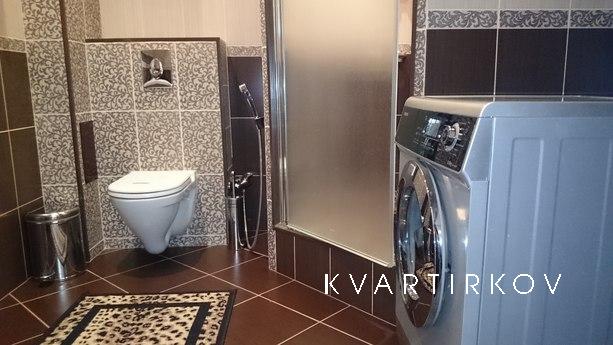 2к квартира Люкс возле аквапарка Ривьера, Казань - квартира посуточно