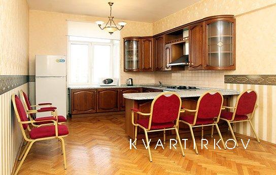 светлая трёхкомнатная квартира, Москва - квартира посуточно