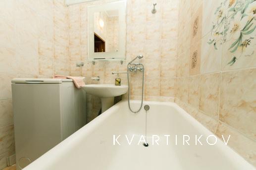 Khreshchatyk 17, Center bedroom + living, Kyiv - apartment by the day