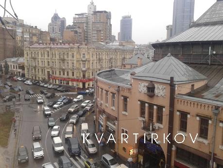 The apartment in the city center, Kyiv - apartment by the day