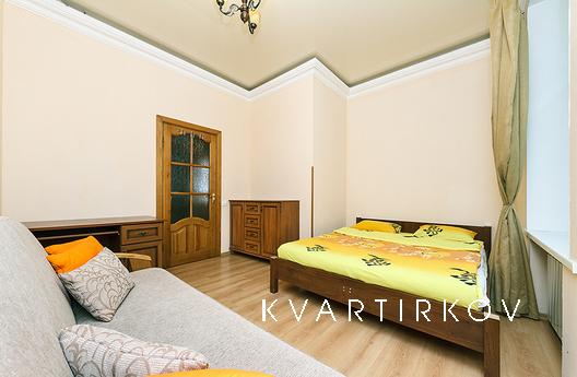 Комфортная 3 комнатная в центре города, Киев - квартира посуточно