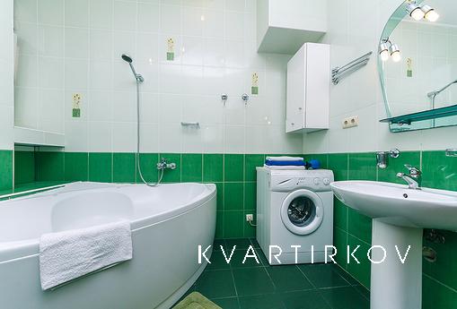 Комфортная 3 комнатная в центре города, Киев - квартира посуточно