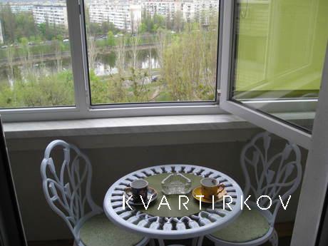 1 комнатная метро Левобережная, Киев - квартира посуточно