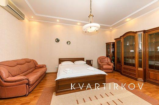 3 кімнатна квартира в центрі Києва, Київ - квартира подобово