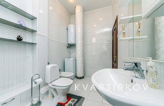 3 кімнатна квартира в центрі Києва, Київ - квартира подобово