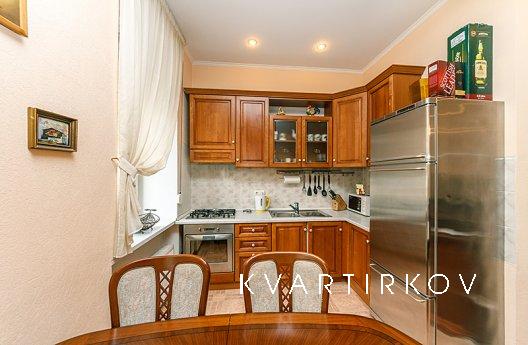 3 кімнатна квартира в центрі Києва, Київ - квартира подобово