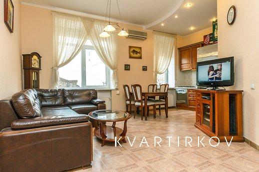 3 кімнатна квартира в центрі Києва, Київ - квартира подобово