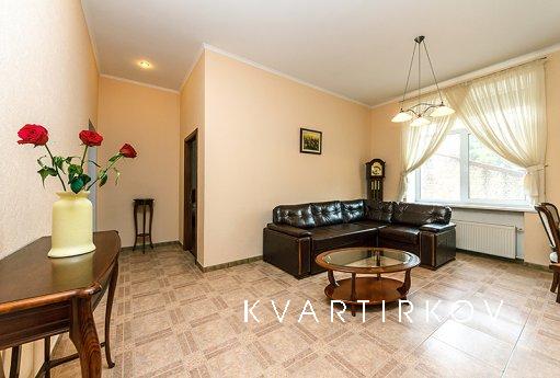 3 кімнатна квартира в центрі Києва, Київ - квартира подобово