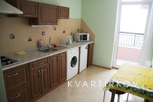 Квартира з євроремонтом в 5 хвилинах ходьби від м. Лівобереж