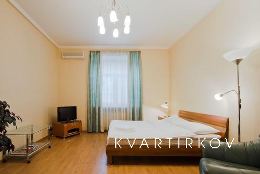 apartment near the metro, Saint Petersburg - apartment by the day