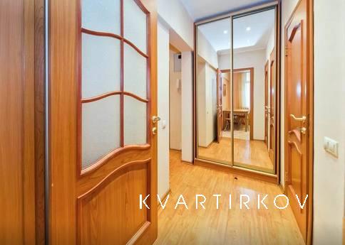 Luxury apartments in the metro, Санкт-Петербург - квартира подобово