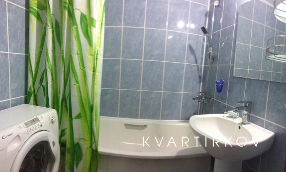 р-н Центра города 3-комнатная квартира, 12/16 этаж, 1+1+1+1+