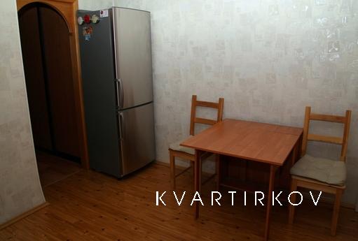 2х ком квартира Центр 4 сп места, Нижневартовск - квартира посуточно