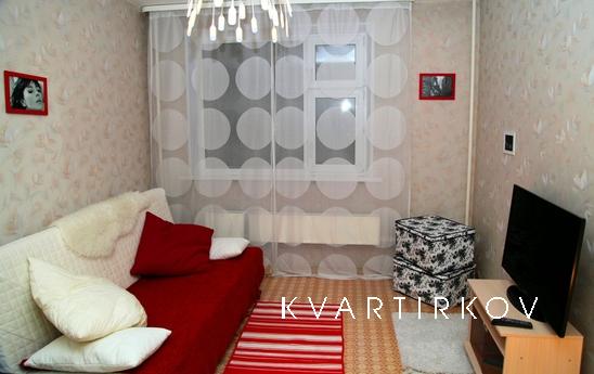 2х ком квартира Центр 4 сп места, Нижневартовск - квартира посуточно