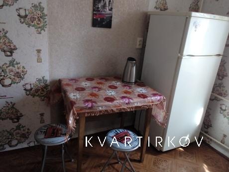 Rent kv. near-ru pl. Festevalnoy, Zaporizhzhia - apartment by the day