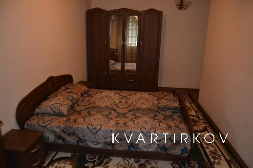 Rent our 3-room apartment 2/5 home, Saky - apartment by the day