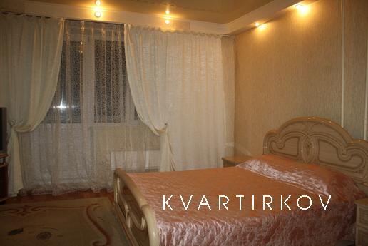 Рядом находится Птичий рынок, ДС Надежда, 5 минут от ЧТЗ-УРА